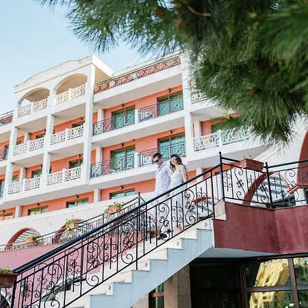 Готель Saint George Palace 3*