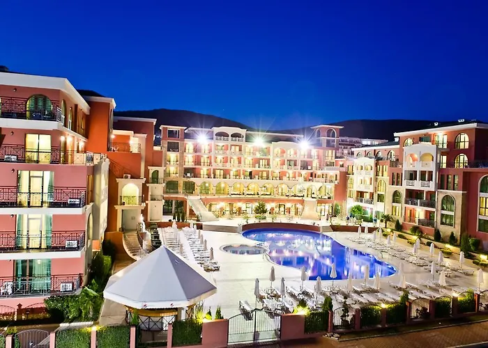 Хотел Saint George Palace 3*