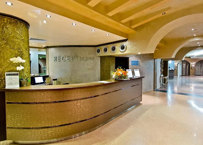 Szálloda Saint George Palace 3*